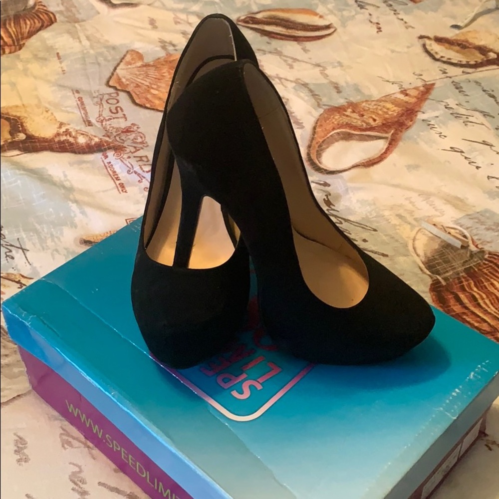 Black velvet speed limit 98 5.5”heel